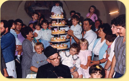 don Giulio Gaio ad una festa di famiglia